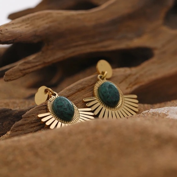 ⭐️ New 18k gold plated natural african turquoise dangle earrings - Picture 1 of 10
